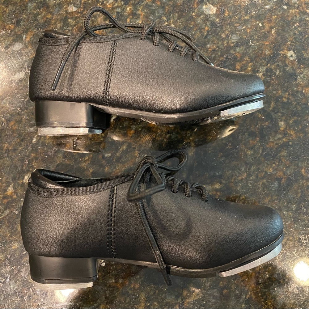 Girls Boys black tap shoes size 7